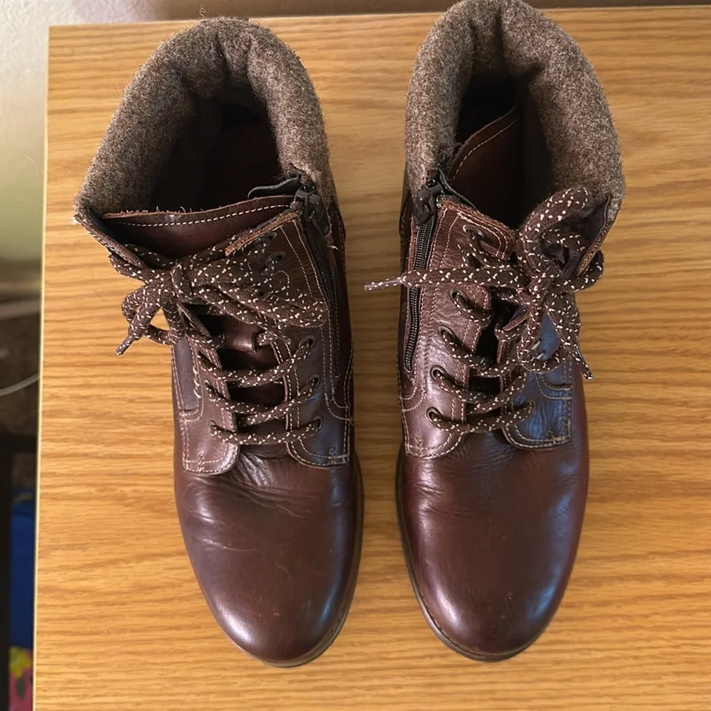 Taos Footwear Dark Brown Lace-Up Boots - Picture 2 of 9